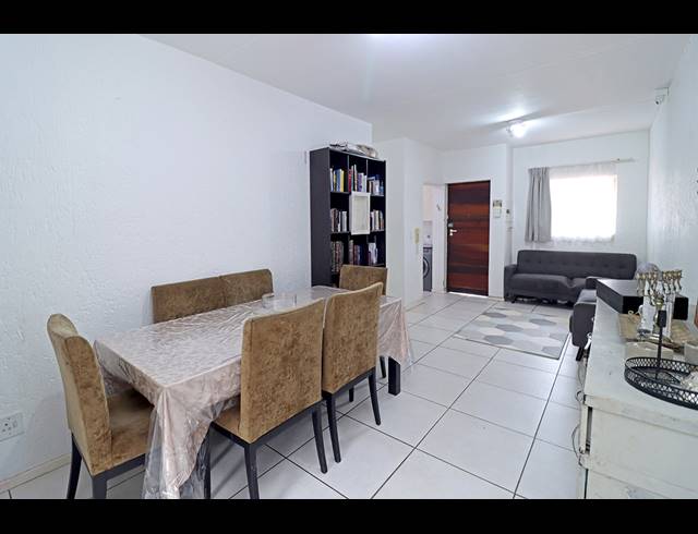 2 BEDROOM SECTIONAL TITLE FOR SALE IN GLENHAZEL
